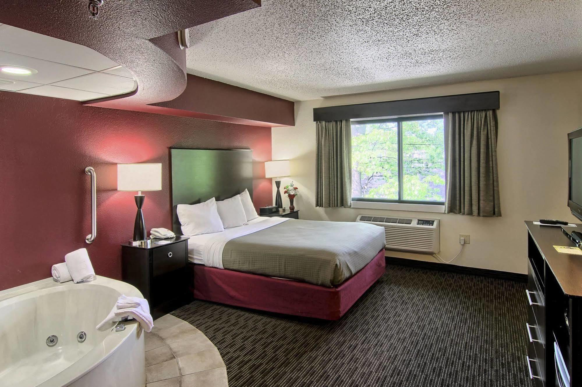 Blossom Hotel & Suites Traverse City Exterior foto